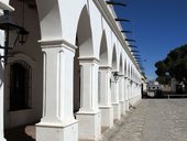 Klasická koloniální a udržovaná architektura v Cachi