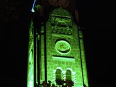 Noční Baños - věž s hodinami, Ekvádor