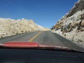 Silnice č. 15, po které jedeme do Colchane, podhůří And, Chile