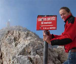 Značení - zbývá posledních 30 metrů na vrchol Triglavu (2864m).