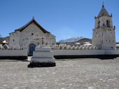 Kostelík ze 17. století z hliněných vepřovic, Isluga, Chile