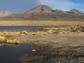 Končící den nad lagunou Paquisa, Chile