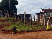 Cesta z Nairobi do městečka Chogoria - jedno z výchozích míst k branám Národnícho parku Mt. Kenya, Keňa