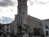 Martin v akci s kamerou na náměstí Plaza Bolívar, Otavalo, Ekvádor