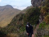 Výstup na sopku Pichincha z konečné stanice lanovky Cruz Loma, Quito, Ekvádor