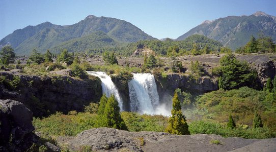 Vodopád na řece Truful-Truful. Národní park Conguillío, Chile