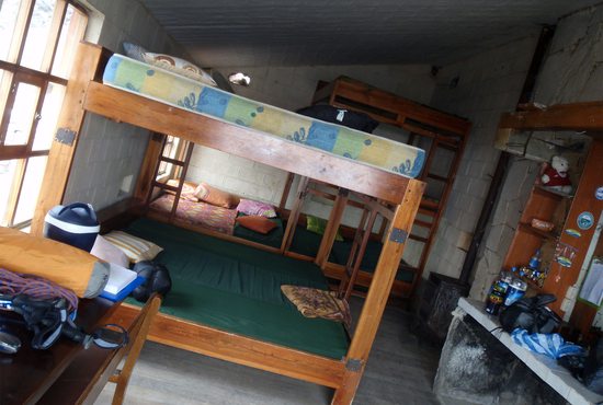 Spartánské ubytování pro téměř 20 lidí, chata Nuevos Horizontes, Ekvádor