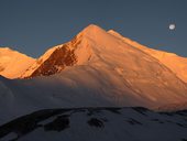 Cesta ze základního tábora Ačik-Taš do C1 (4400m), Kyrgyzstán