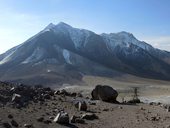 Nevado Chupiquiña (5178m), z místa kam jsme dojeli s carabineros autem (5150m) ...