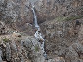 Cesta ze základního tábora Ačik-Taš do C1 (4400m), Kyrgyzstán