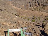 Napojení Chogoria Route na okružní stezku kolem masivu Mt. Kenya (Summit Circuit Path)