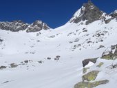 Zimní výstup na severozápadní vrchol Vysoké (2547m) centrálním žlabem, Vysoké Tatry, Slovensko