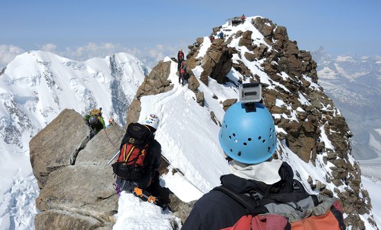 Čekání před vrcholem Monte Rosa/Dufourspitze (4635m)