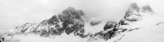 Pohled na Malý Kežmarský štít a Jastrabi vežu z Červené doliny, Vysoké Tatry, Slovensko