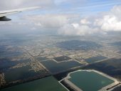 Příměstské čtvrti u jezer Sunset, Sunset Falls a Riviera, začínáme se natáčet na Miami International Airport, Florida, USA