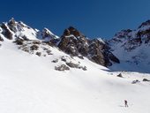 Zimní výstup na severozápadní vrchol Vysoké (2547m) centrálním žlabem, Vysoké Tatry, Slovensko