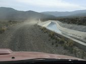 Akvadukt, podél kterého jedeme do Aguas Calientes, Chile