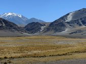 Pohled na Ojos del Salado (6893m) z Argentiny