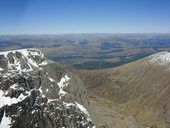 panorama vrcholu a sestupového hřebene