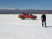 Jiří s vozem na Salinas Grandes ...