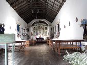 Interiér kostelíku v Putre, Chile