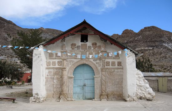 Starší a zdobnější ze dvou kostelů v Belénu, Chile