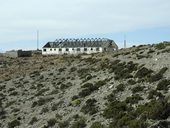 Rozpadající se budovy bývalého továrního komplexu (Azufrera Tacora), Chile