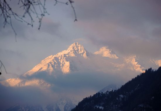 Ranní pohled údolím Oberinntal, Rakousko