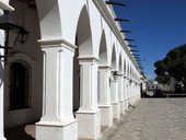 Klasická koloniální a udržovaná architektura v Cachi