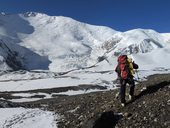 Aklimatizační výstup do druhého výškového tábora C2 (5380m), Kyrgyzstán