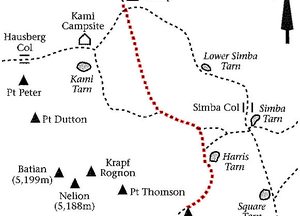Severní hřeben na Point Lenana (4985m) vyznačen červeně. Zdroj: Cameron M. Burns, Kilimanjaro & East Africa, A Climbing and Trekking Guide, The Mountaineers Books