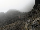 Martin postupuje sám v pravděpodobném směru k vrcholu Cotacachi, Ekvádor