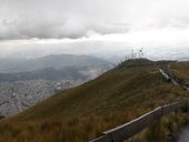 Výstup na sopku Pichincha z konečné stanice lanovky Cruz Loma, Quito, Ekvádor