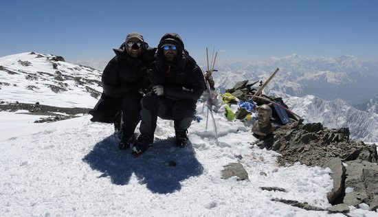 Martin a Vláďa na vrcholu Piku Lenina (7134m), Pamír, Kyrgyzstán