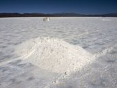 Povrchová těžba soli na Salinas Grandes, Argentina