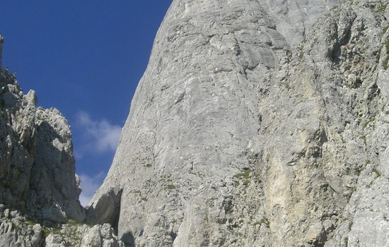 Západní pilíř Angersteinu, v levé části vede výstup Salzburger Pfeiler