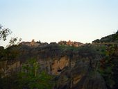 Navštívit kláštery, které vypadají jakoby vyrostly přímo ze skály, patří mezi nezapomenutelné zážitky. Meteora, Řecko