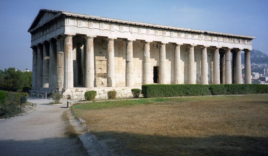 Téměř úplně obnovený Hephaistův chrám - Agora.