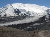 Sestup do základního tábora Ačik-Taš pod Pikem Lenina (7134m), Pamír, Kyrgyzstán