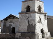 Zanedbaný kostelík ve vesničce Enquelga, Chile