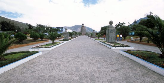 Hlavní cesta k památníku Mitad del Mundo, Ekvádor