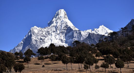 Ama Dablam z Khunde