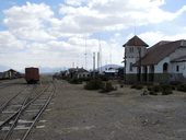 Prázdné budovy nádraží ve Visviri, Chile