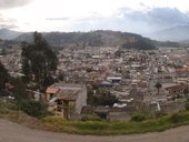 Panoramatický pohled na městečko Otavalo, Ekvádor