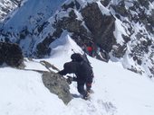 Zimní výstup na severozápadní vrchol Vysoké (2547m) centrálním žlabem, Vysoké Tatry, Slovensko