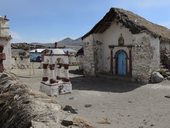 Ohrazený kostel v osadě Parinacota, NP Lauca, Chile