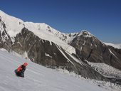 První den výstupu na Pik Lenina (7134m) - z 4400m do 5830m, Pamír, Kyrgyzstán