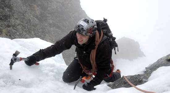 Jirka těsně po dolezení ledopádu v jihovýchodní roklině Východné Žeruchové veže, Vysoké Tatry, Slovensko