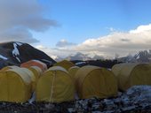 Cesta ze základního tábora Ačik-Taš do C1 (4400m), Kyrgyzstán