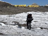 Sestup do základního tábora Ačik-Taš pod Pikem Lenina (7134m), Pamír, Kyrgyzstán